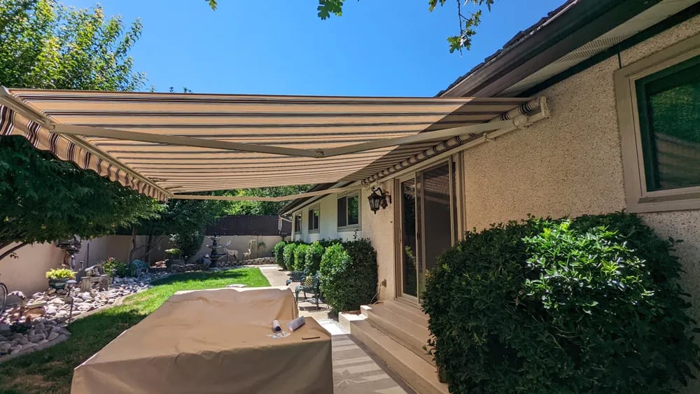 Retractable awning project photo 7