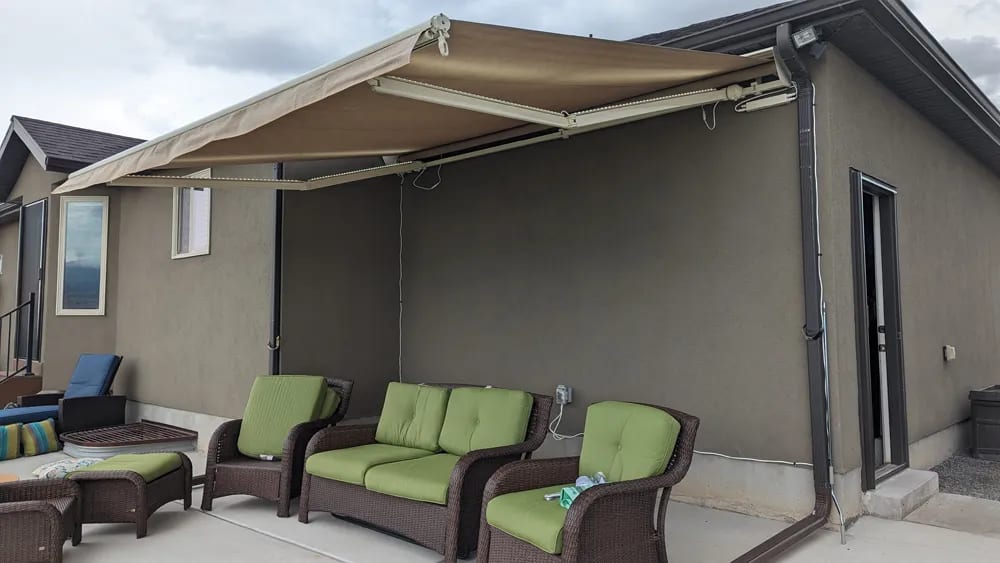 Retractable awning project photo 24