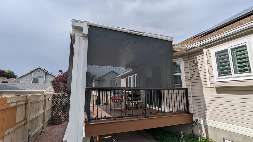 Retractable insect screen on door